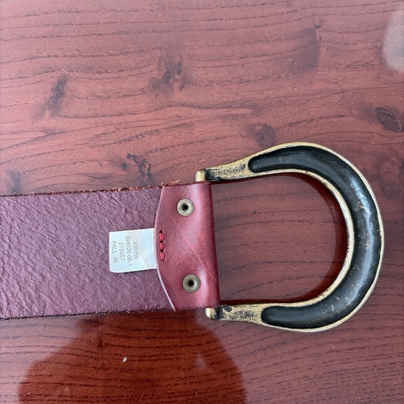 2006 GAP Hip Burgundy Leather Belt Brushed Brass Buckle Great Outfit Accent ♥️ main image 5